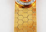 Bracelete feitio "cinto" de ouro 18 k , fecho c... - Bracelete feitio "cinto" de ouro 18 k , fecho com brilhantes.
