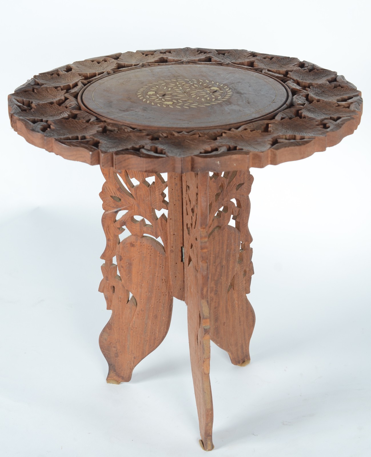 Mesa indiana de madeira nobre com detalhes em marfim, detalhes... - foto 1 de 7