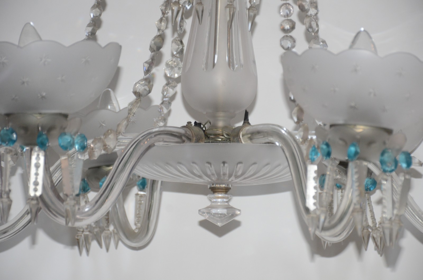 Belíssimo Lustre de cristal para 6 luzes, mangas foscas, pingentes... - foto 3 de 7