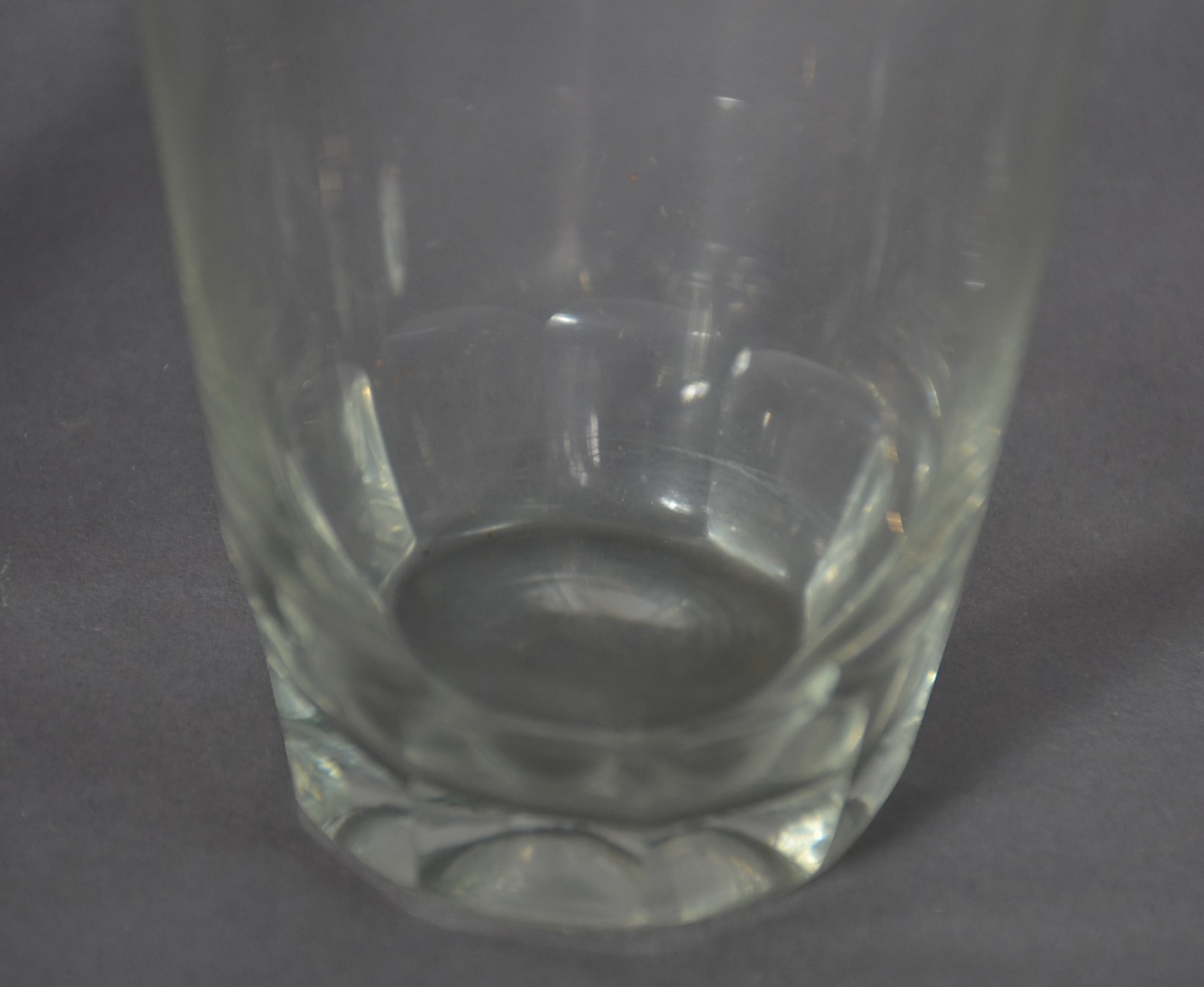 Serviço de cristal com borda dourada composto de: 12 para champagne... - foto 6 de 7