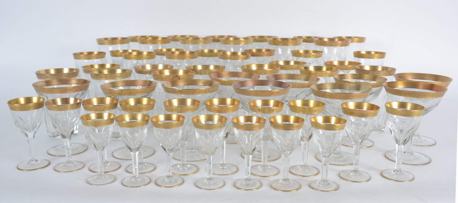 Serviço de taças de cristal com borda dourada lapidação facetada... - foto 1 de 7