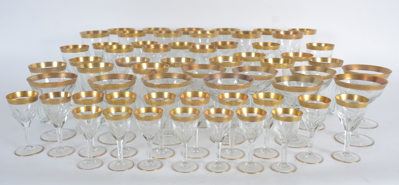 Serviço de taças de cristal com borda dourada lapidação facetada... - foto 3 de 7