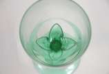 Seis taças de cristal com pé verde. - Seis taças de cristal com pé verde.