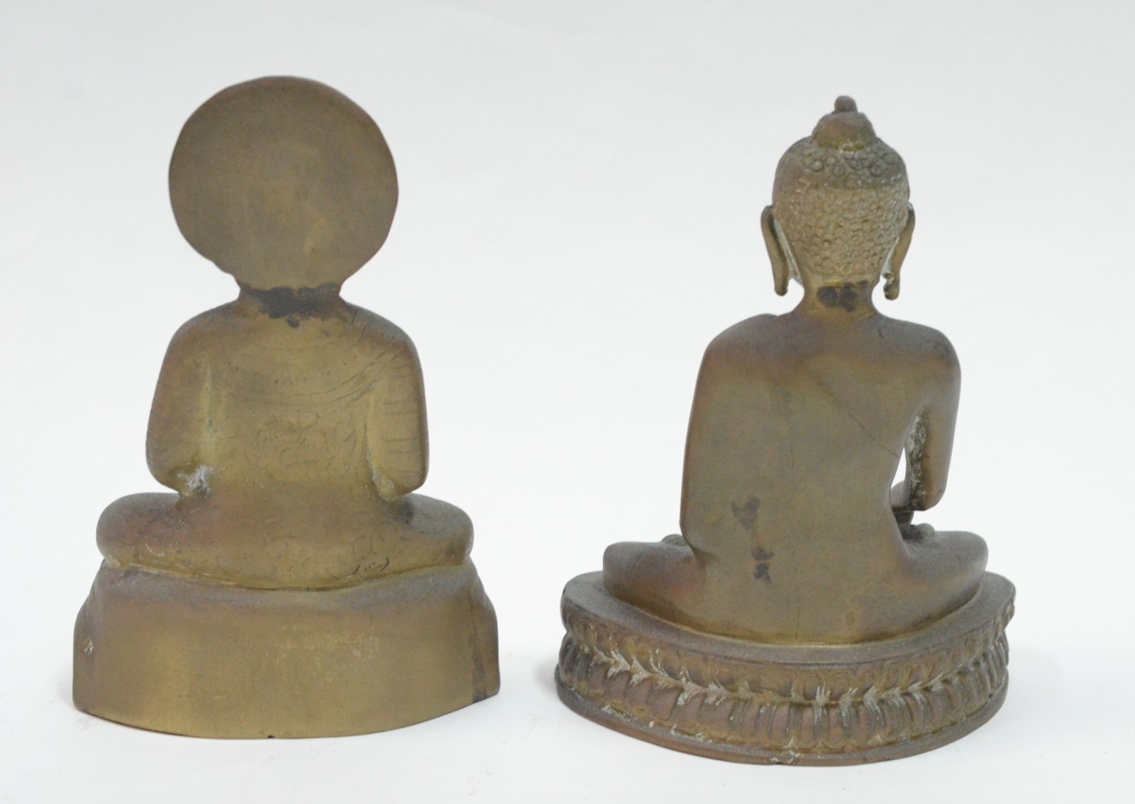 Duas figuras de Buda de metal dourado oriental. - foto 4 de 7