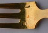 Christofle (1830),  - Dois conjuntos de metal dourado composto de: 8 garfos e 9 colheres.