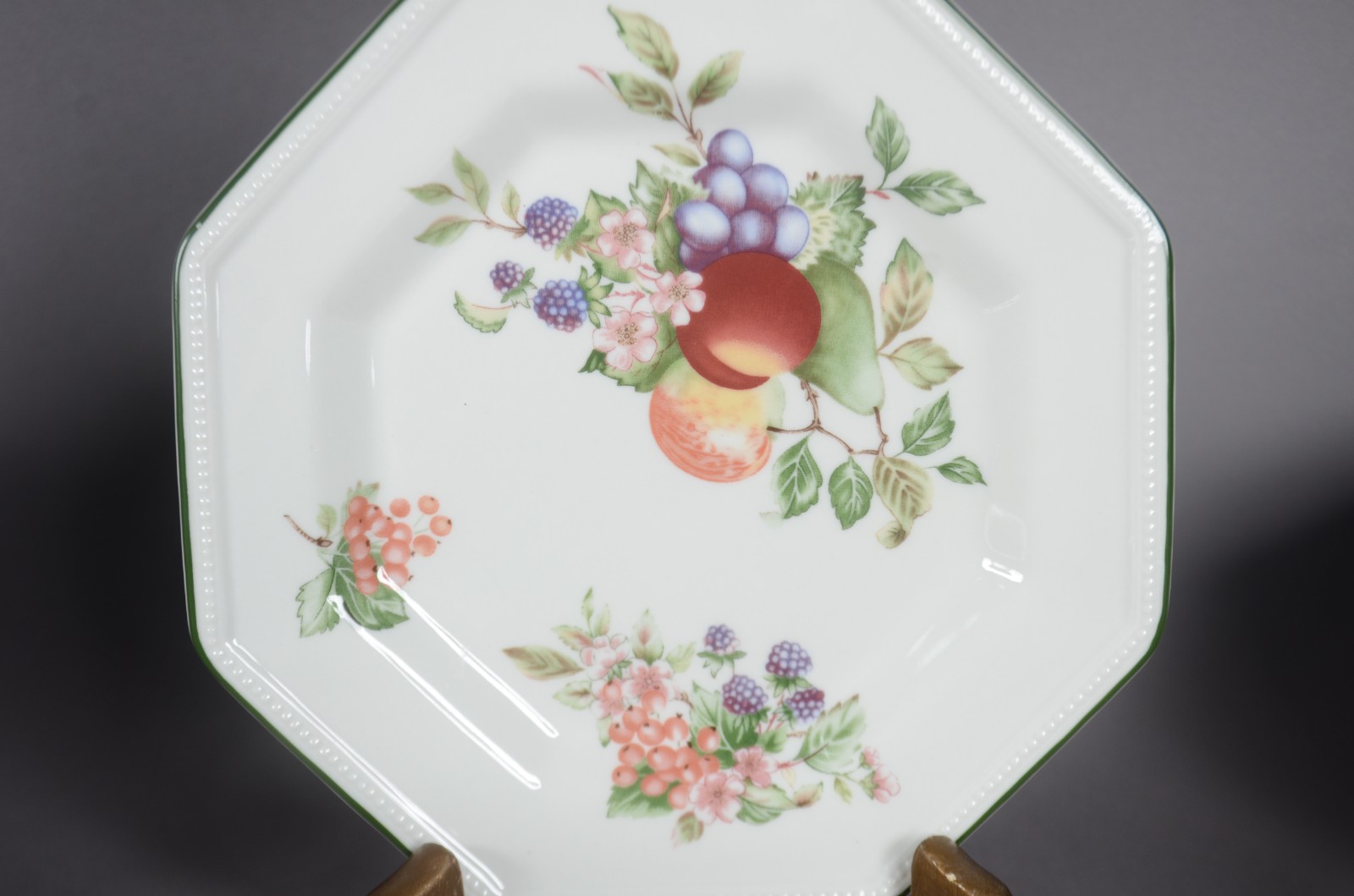 Serviço de jantar, chá e café de porcelana inglesa Johnson Bros... - foto 2 de 9