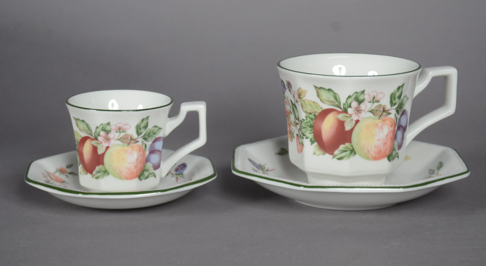 Serviço de jantar, chá e café de porcelana inglesa Johnson Bros... - foto 3 de 9