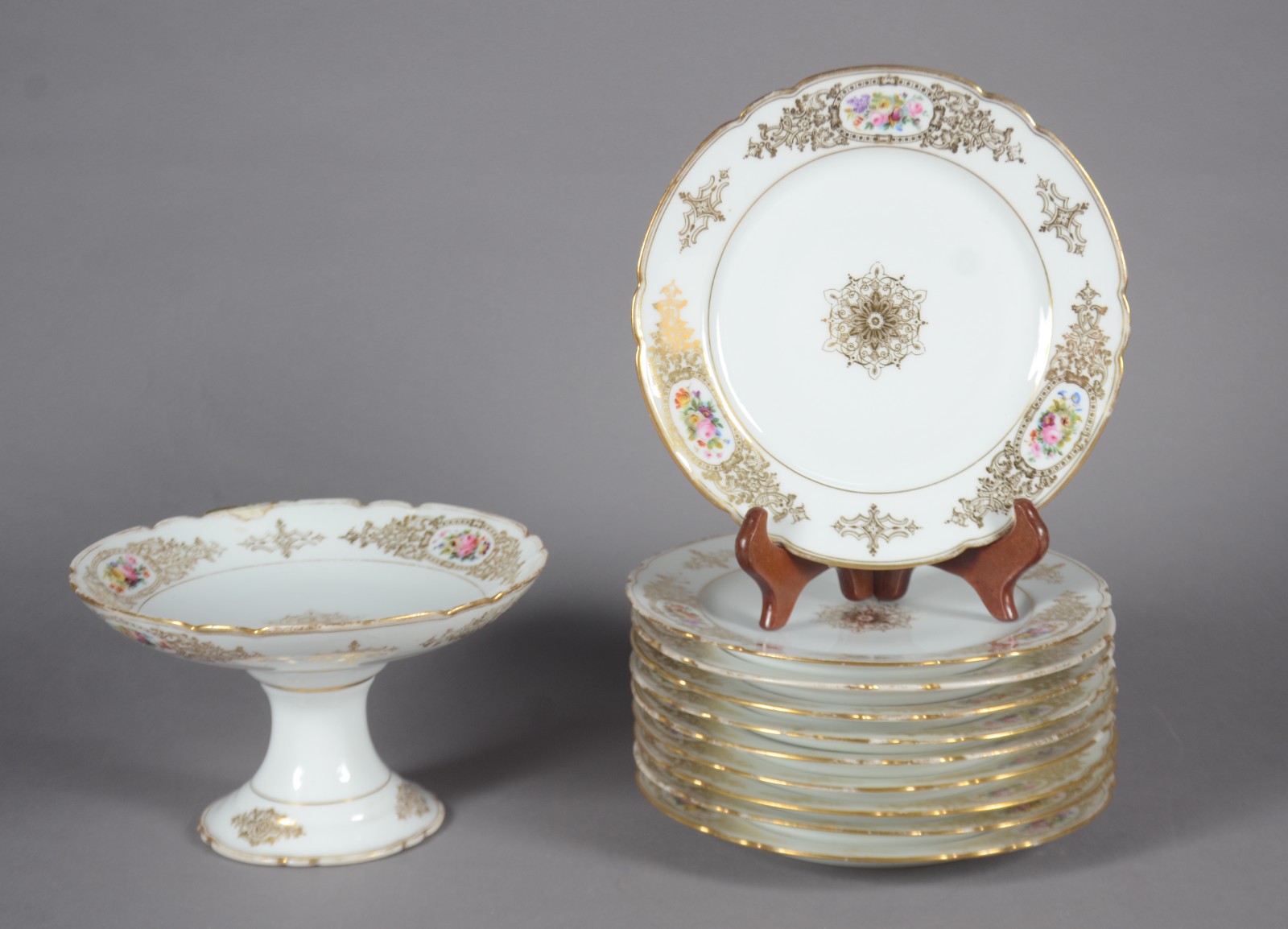 Parte de serviço de porcelana Velho Paris, decorado com guirlandas... - foto 1 de 6
