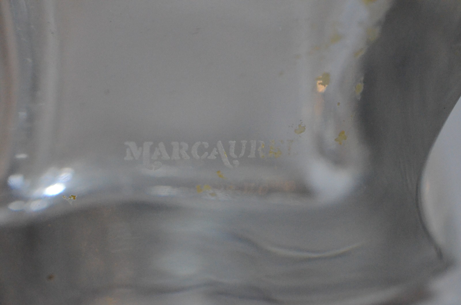 Quatro peças de cristal, sendo: dois vasos para flores, bowl e porta... - foto 10 de 10