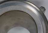 Diversas peças de pewter, sendo: travessa feiti... - Diversas peças de pewter, sendo: travessa feitio peixe e 6 canecas inglesas (tankard) para cerveja com fundos de vidro, "Leonard, eales of Sheff...