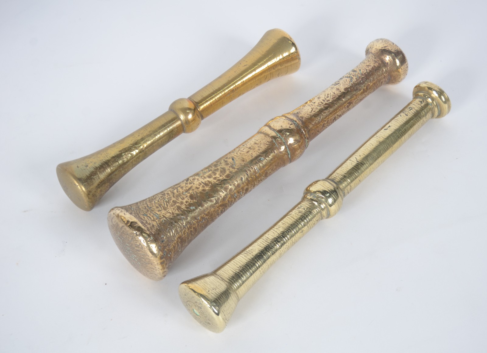 Três almofarizes com pistilos (soquetes) de bronze, tamanhos e... - foto 3 de 4