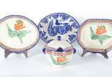 Quatro peças de cerâmica "Talavera de Puebla" m... - Quatro peças de cerâmica "Talavera de Puebla" mexicana , sendo: sopeira e 3 travessas azul.
