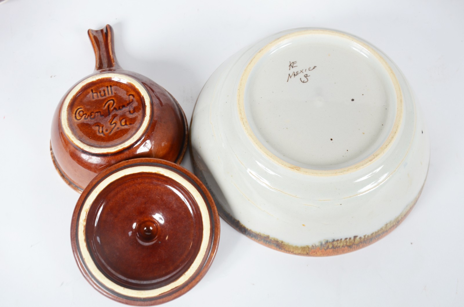 Diversas peças, sendo: bowl de cerâmica mexicana e 6 bowls com alças... - foto 7 de 9