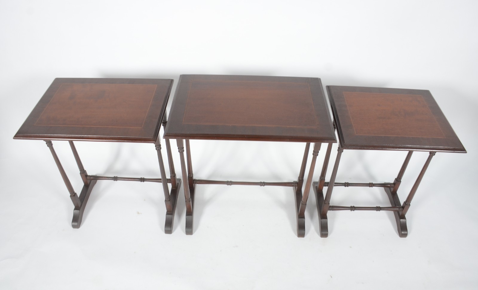 Mesa ninho de madeira nobre com 3 peças, tampos retangulares com... - foto 6 de 7