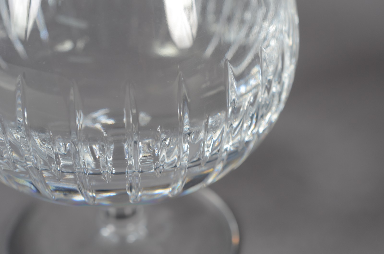 Conjunto de cristal português composto de: 4 taças para conhac, 5... - foto 4 de 6
