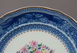 Vista Alegre (1824),  - Serviço de café de porcelana portuguesa "Mandarin Bouquet" composto de: 8 pratos de sobremesa e 6 xícaras de chá com pires. Total: 14 peças.