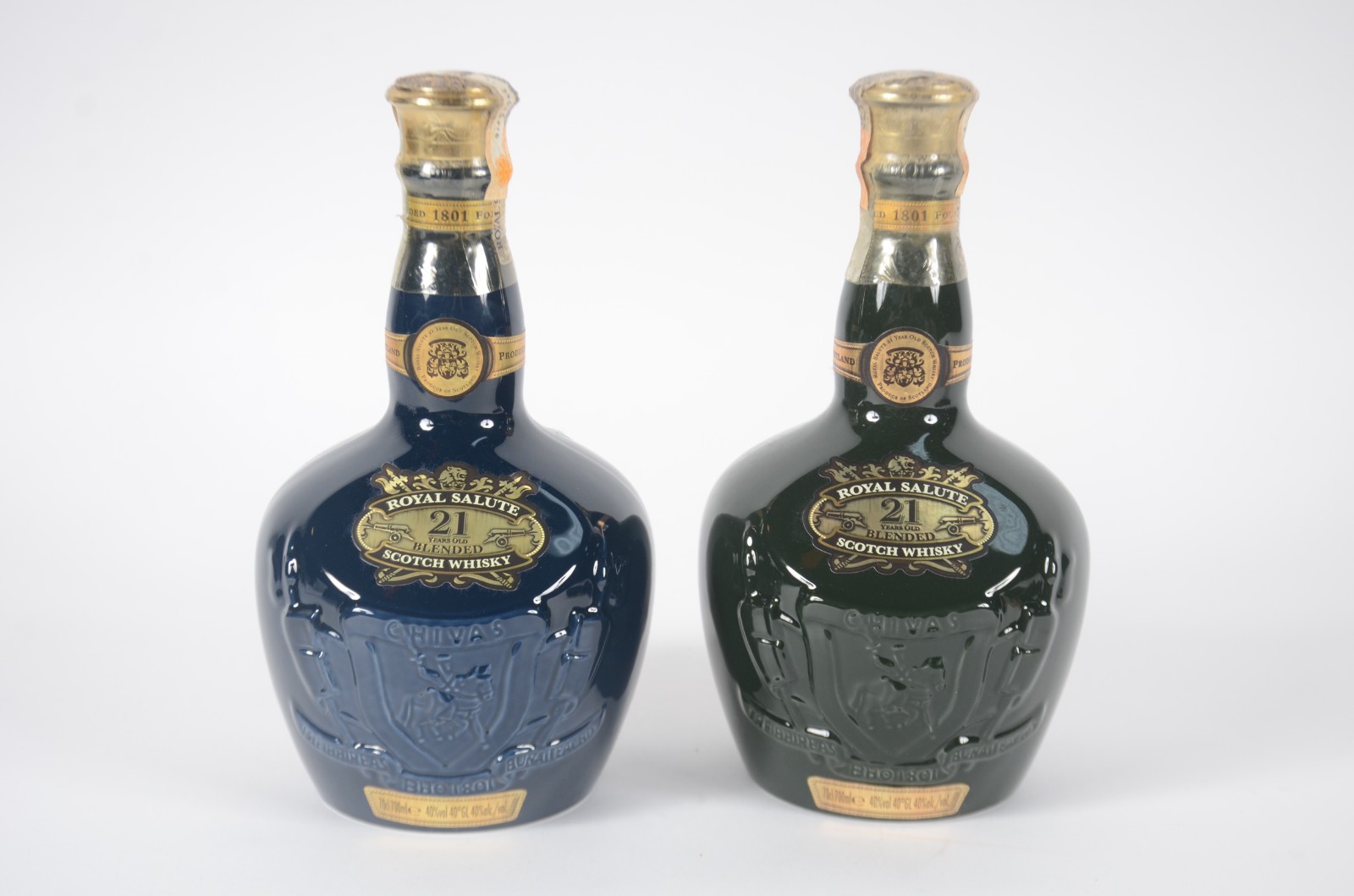 Duas garrafas de Whisky Royal Salute. - foto 1 de 10