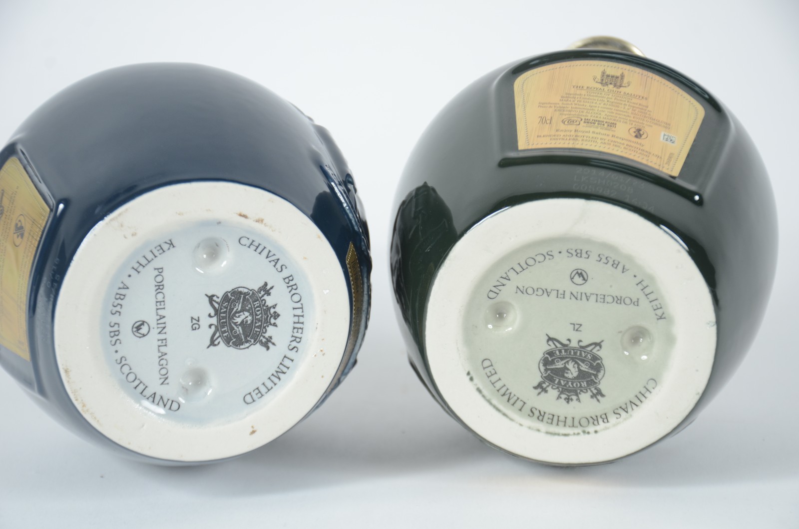 Duas garrafas de Whisky Royal Salute. - foto 10 de 10
