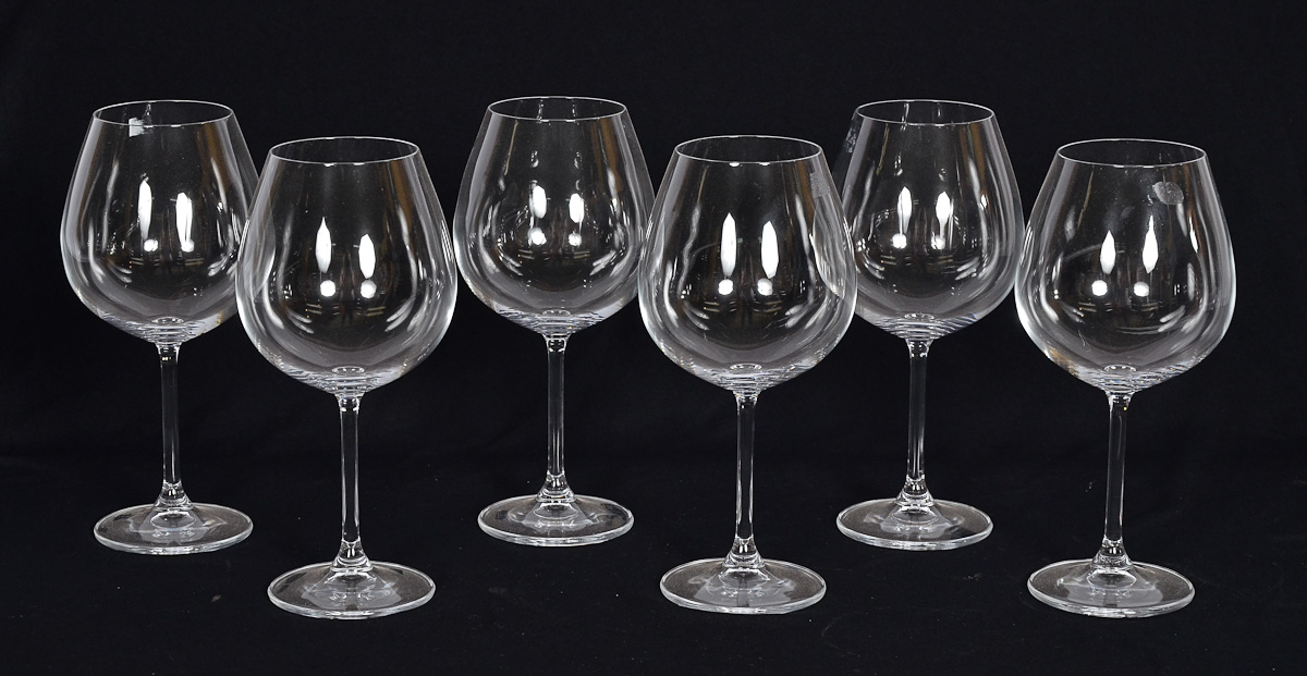 Seis cálices de cristal para vinho, feitio balloon.