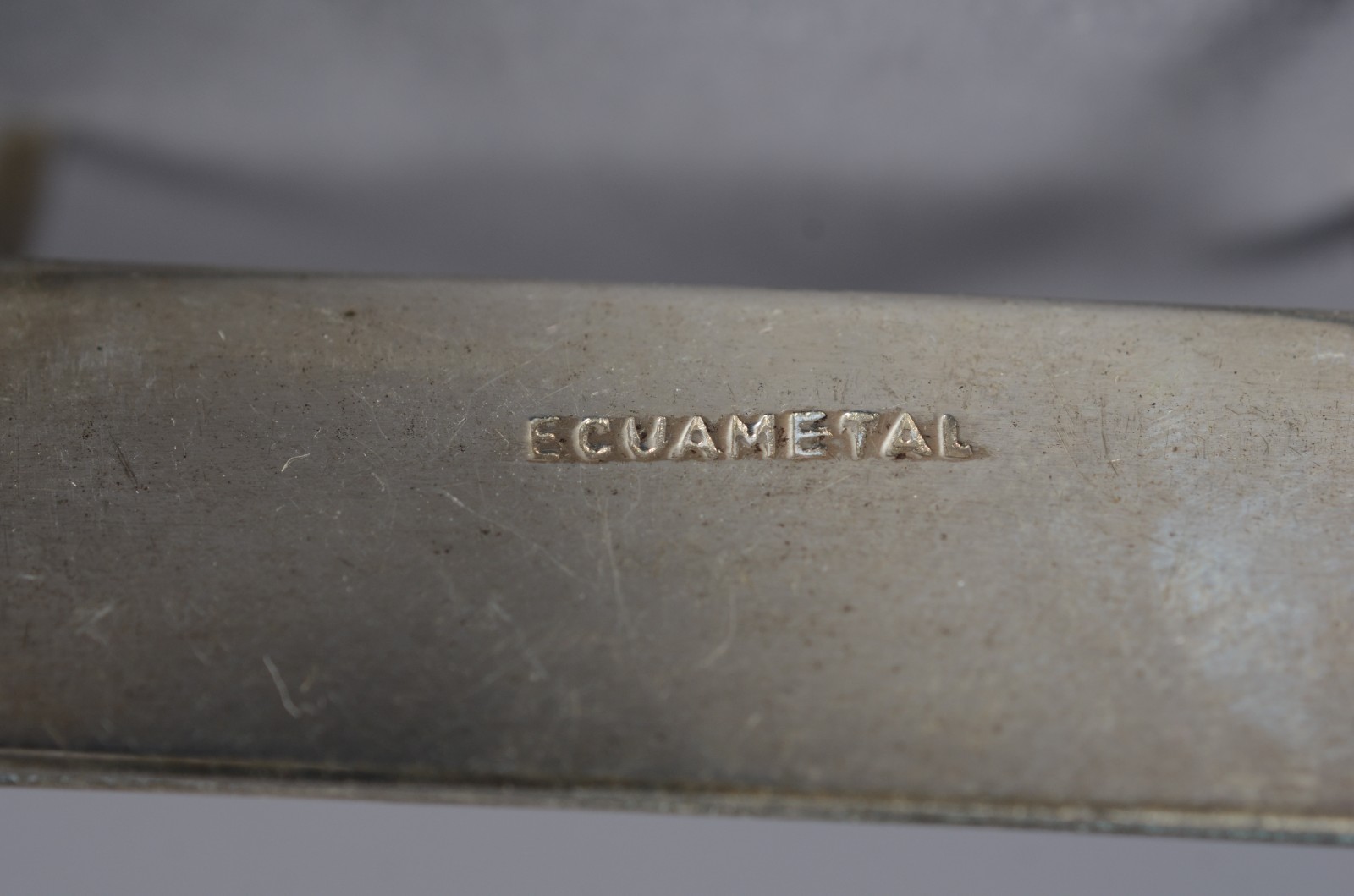Diversas peças de metal, sendo: 12 taças para sorvete e 24 marcadores... - foto 6 de 11