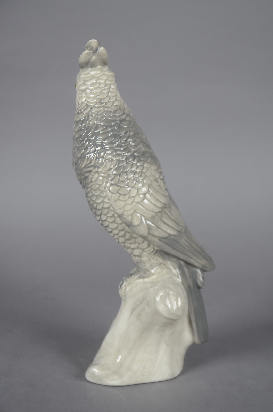 Estatueta de porcelana representando cacatua. - foto 3 de 6