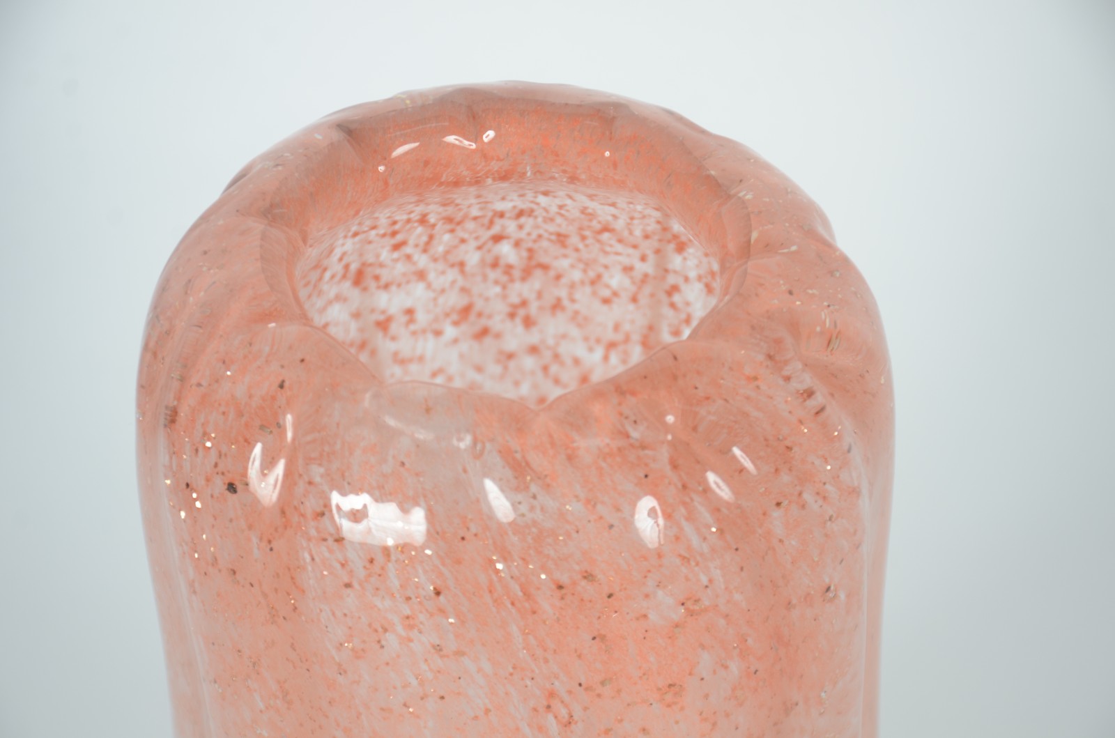 Vaso de murano de vidro decorativo, trabalhado em gomos. - foto 4 de 5
