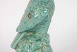 Estatueta de cerâmica vitrificada representando... - Estatueta de cerâmica vitrificada representando Águia.