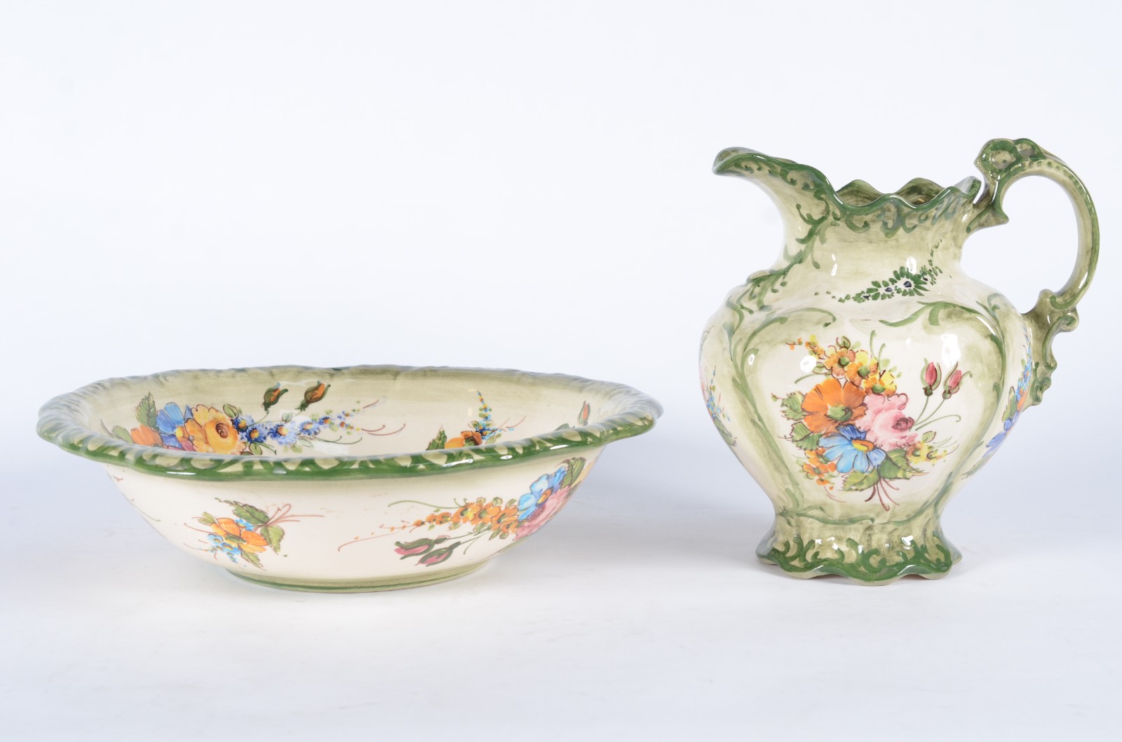 Jarra com bacia de cerâmica italiana decorada com flores em... - foto 2 de 11