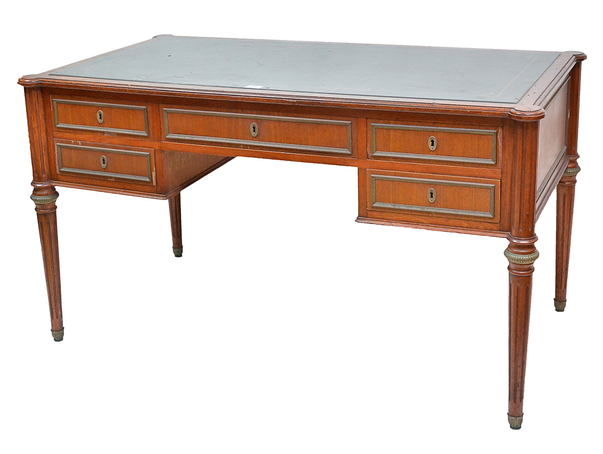 Mesa de escritório de madeira nobre, tampo de couro pirogravado, 5...