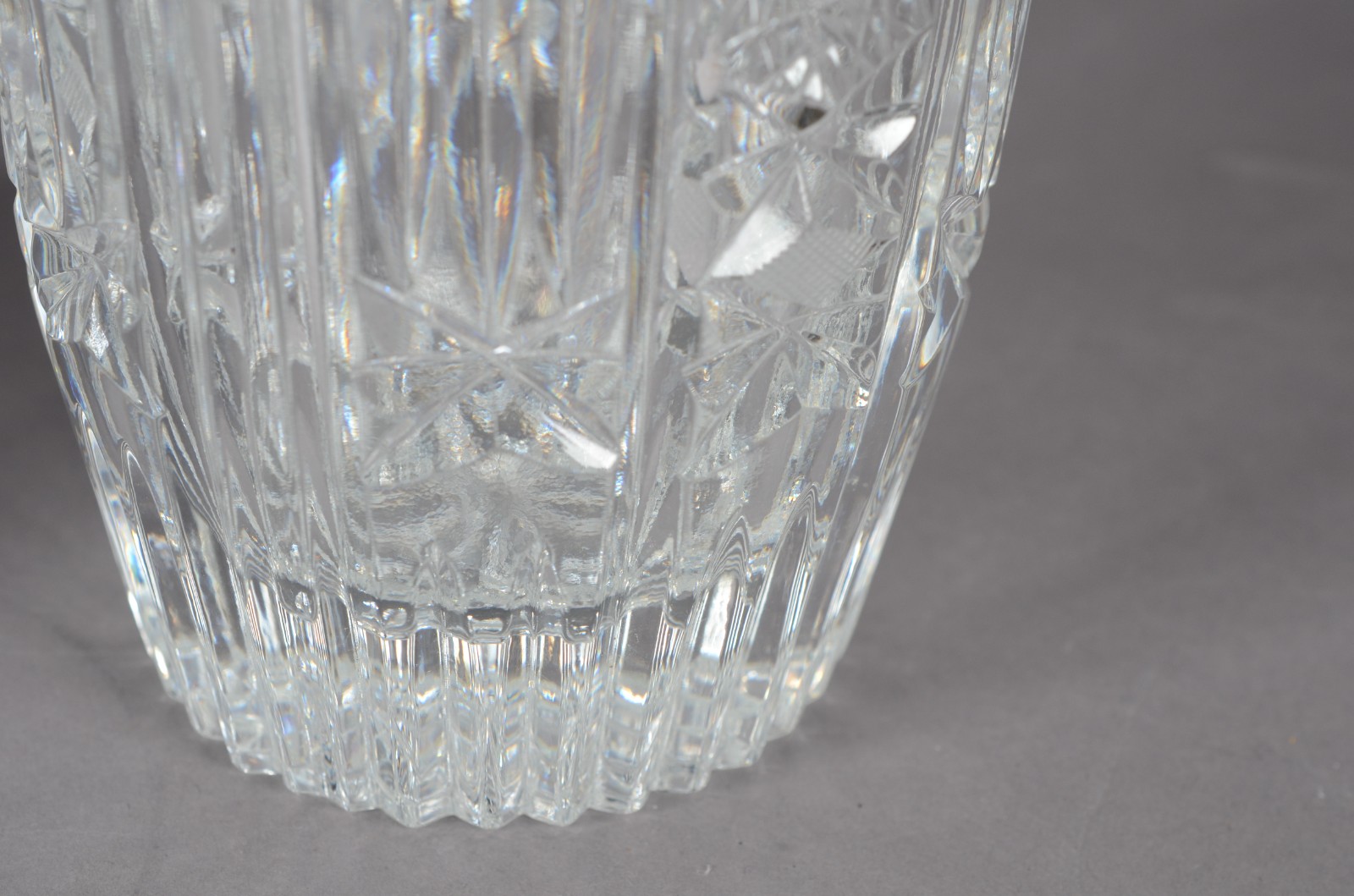 Par de vasos de cristal europeu lapidados. - foto 6 de 7