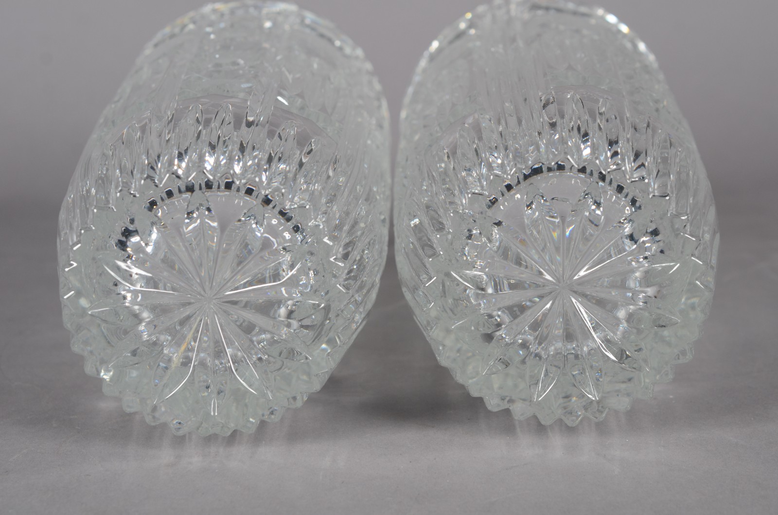 Par de vasos de cristal europeu lapidados. - foto 7 de 7