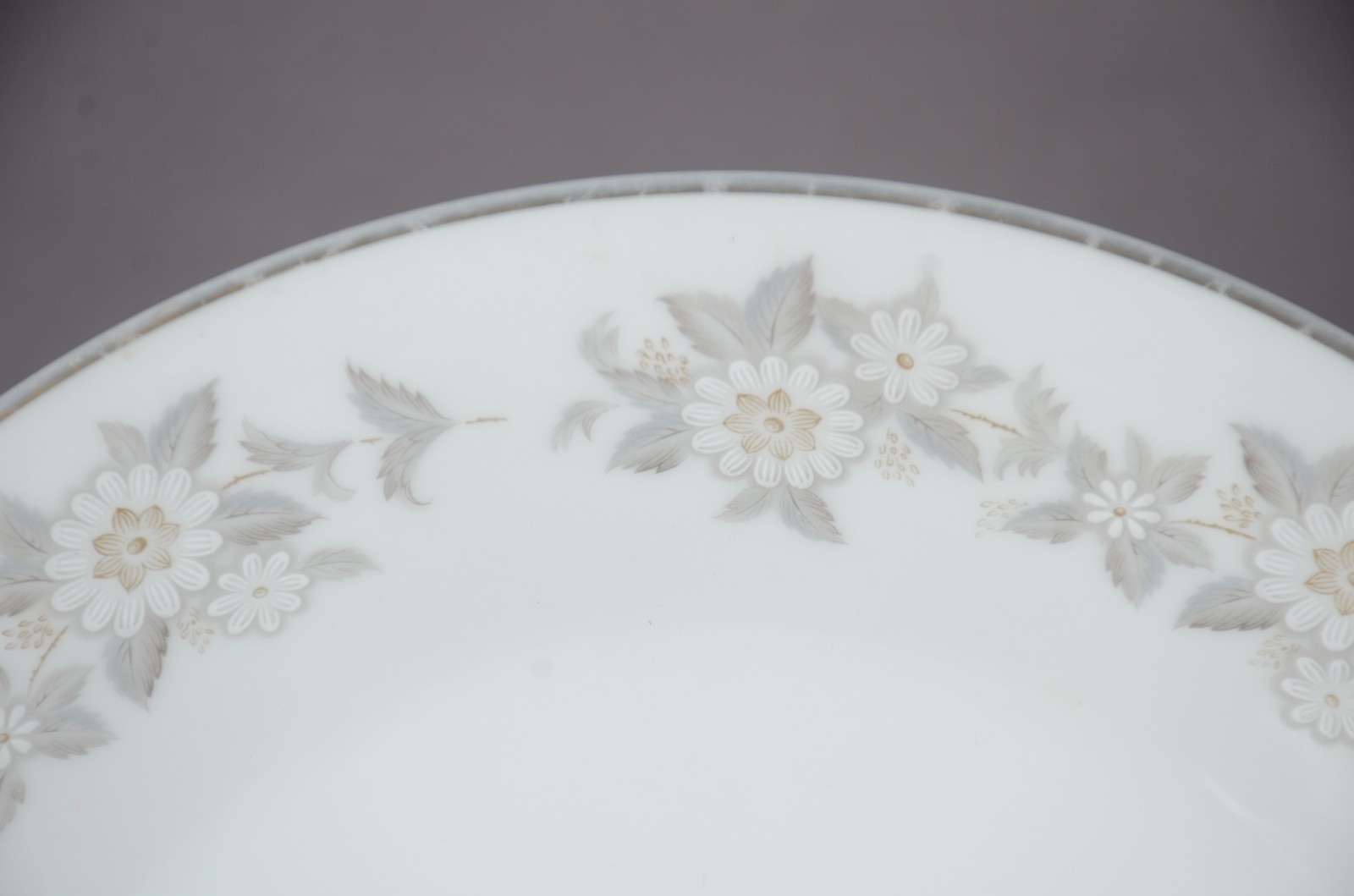 Aparelho de jantar de porcelana Noritake, composto de: 8 pratos... - foto 3 de 6