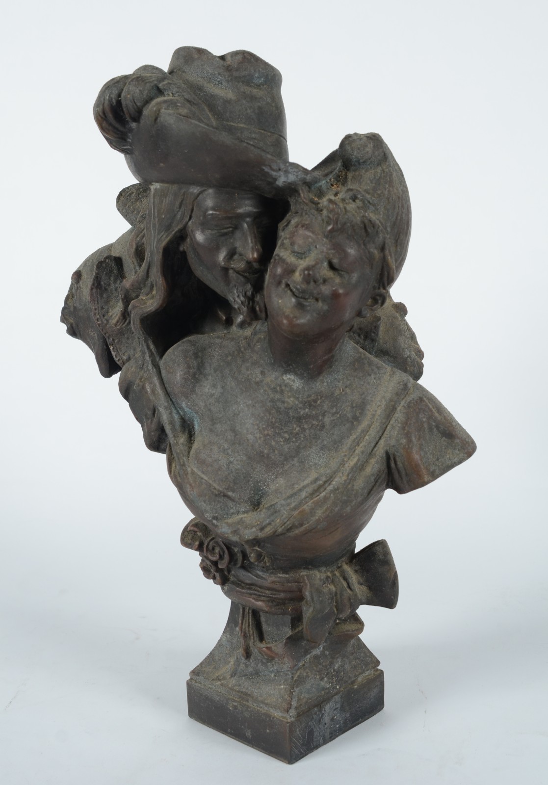 Escultura de petit bronze representando "busto de casal". Desgastes... - foto 4 de 7