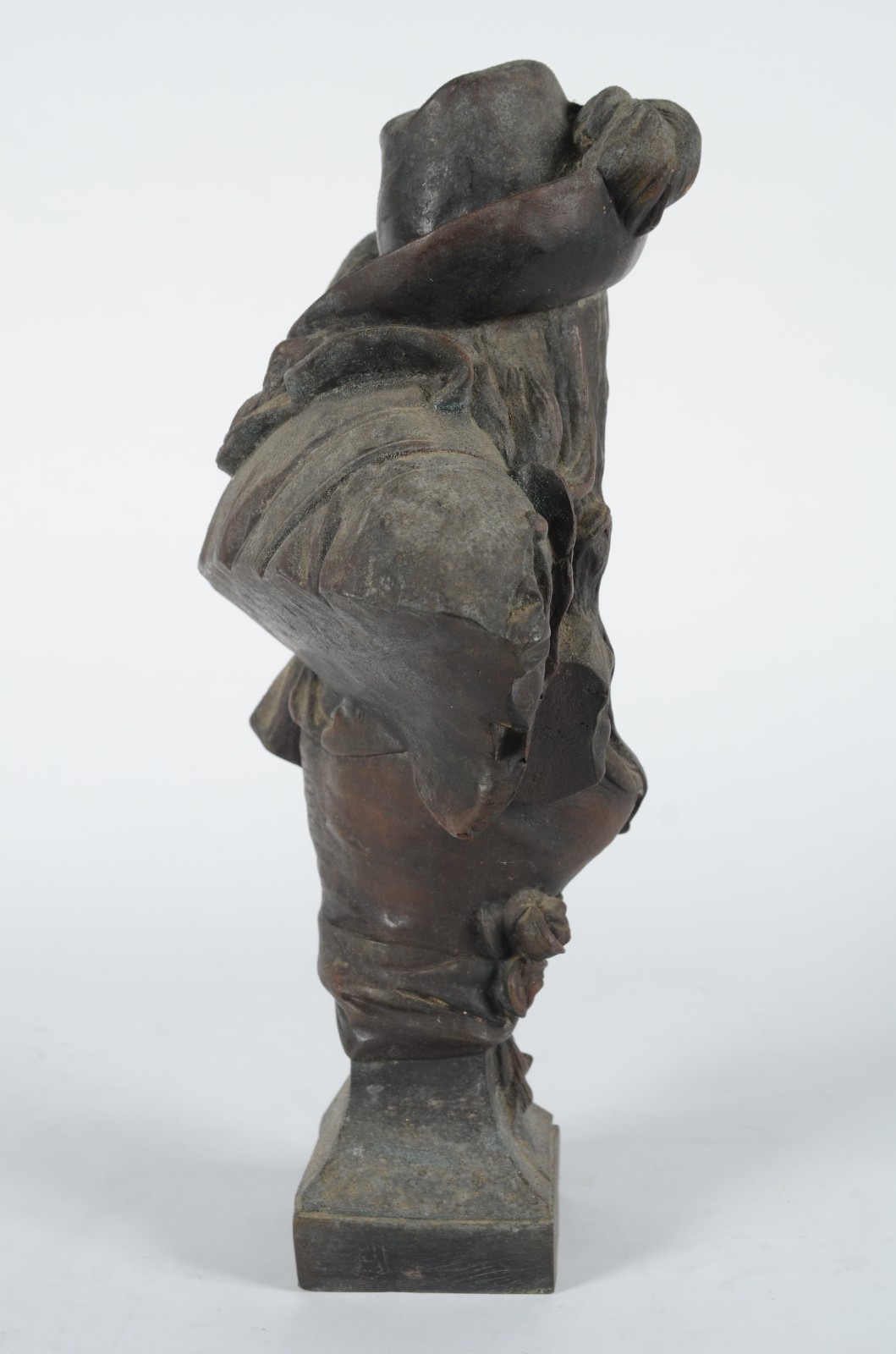 Escultura de petit bronze representando "busto de casal". Desgastes... - foto 6 de 7