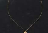 Colar de ouro 18k., contraste 750 com pendente ... - Colar de ouro 18k., contraste 750 com pendente Sacro. (Por motivos de segurança a peça não se encontra na loja)