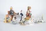 Sete esculturas diversas de porcelana, sendo: F... - Sete esculturas diversas de porcelana, sendo: Figura de bêbado; criança com cachorro; palhaço italiano assinado Edoardo Tasca; grupo de cisnes; ...