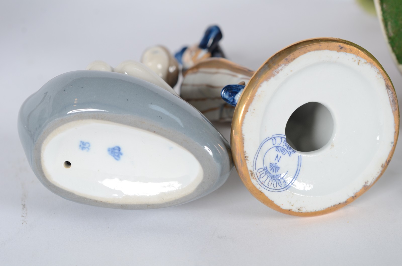 Sete esculturas diversas de porcelana, sendo: Figura de bêbado... - foto 7 de 11