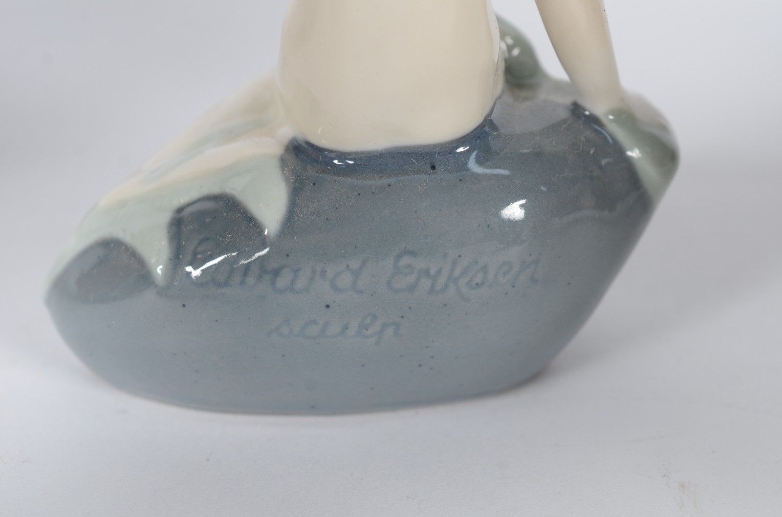 Sete esculturas diversas de porcelana, sendo: Figura de bêbado... - foto 10 de 11