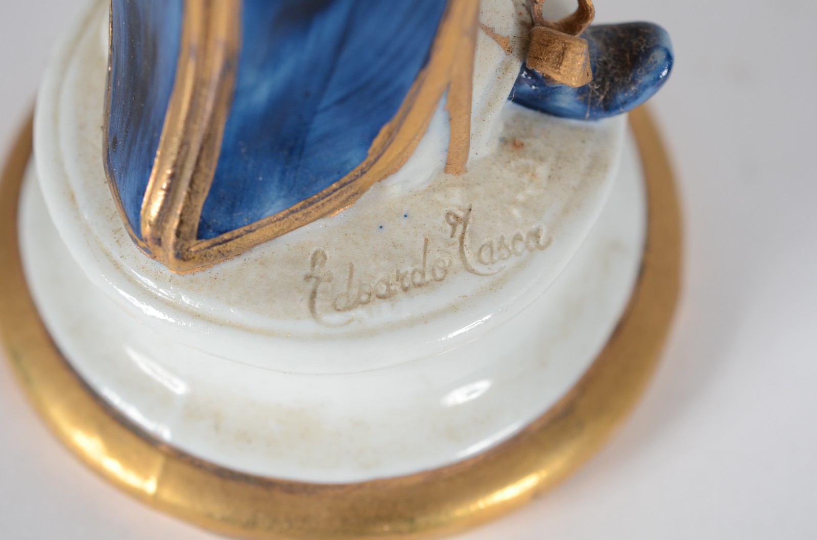 Sete esculturas diversas de porcelana, sendo: Figura de bêbado... - foto 11 de 11