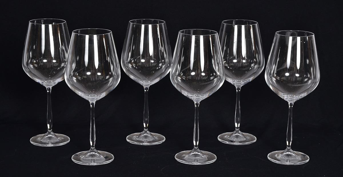 Seis calices de cristal para vinho feitio balloon.
