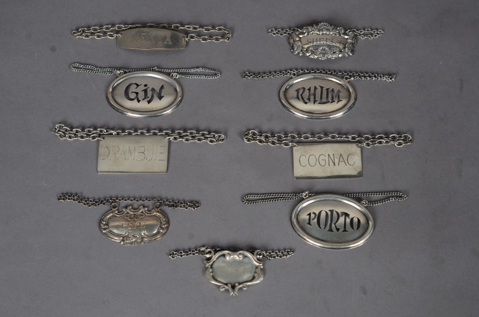 Oito plaquinhas diversas para identificação de bebidas, sendo 5 de... - foto 1 de 9