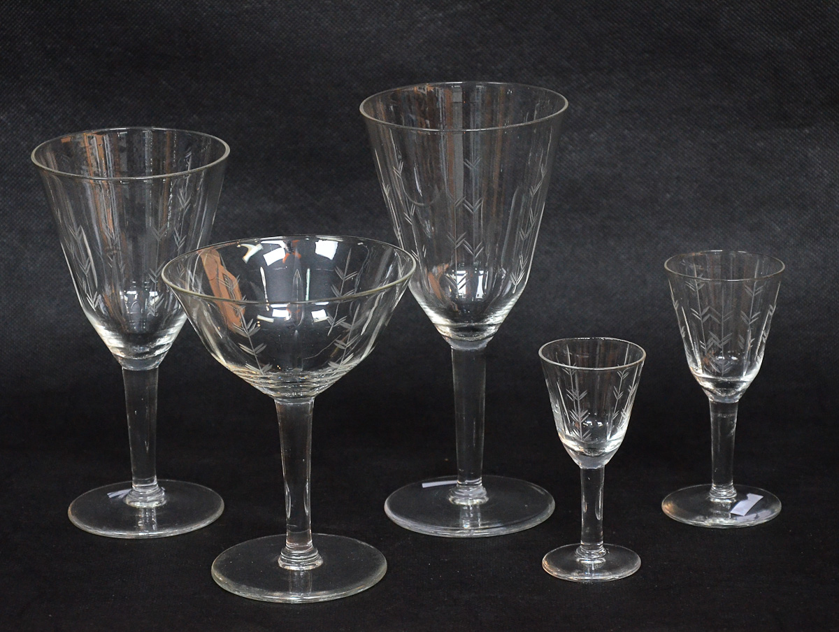 Serviço de cristal nacional comp.de 12 cálices para vinho tinto, 12...