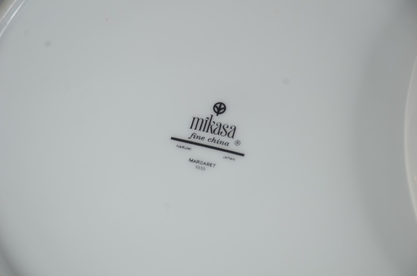 Conjunto de jantar de porcelana Mikasa, decorado com guirlanda... - foto 5 de 5