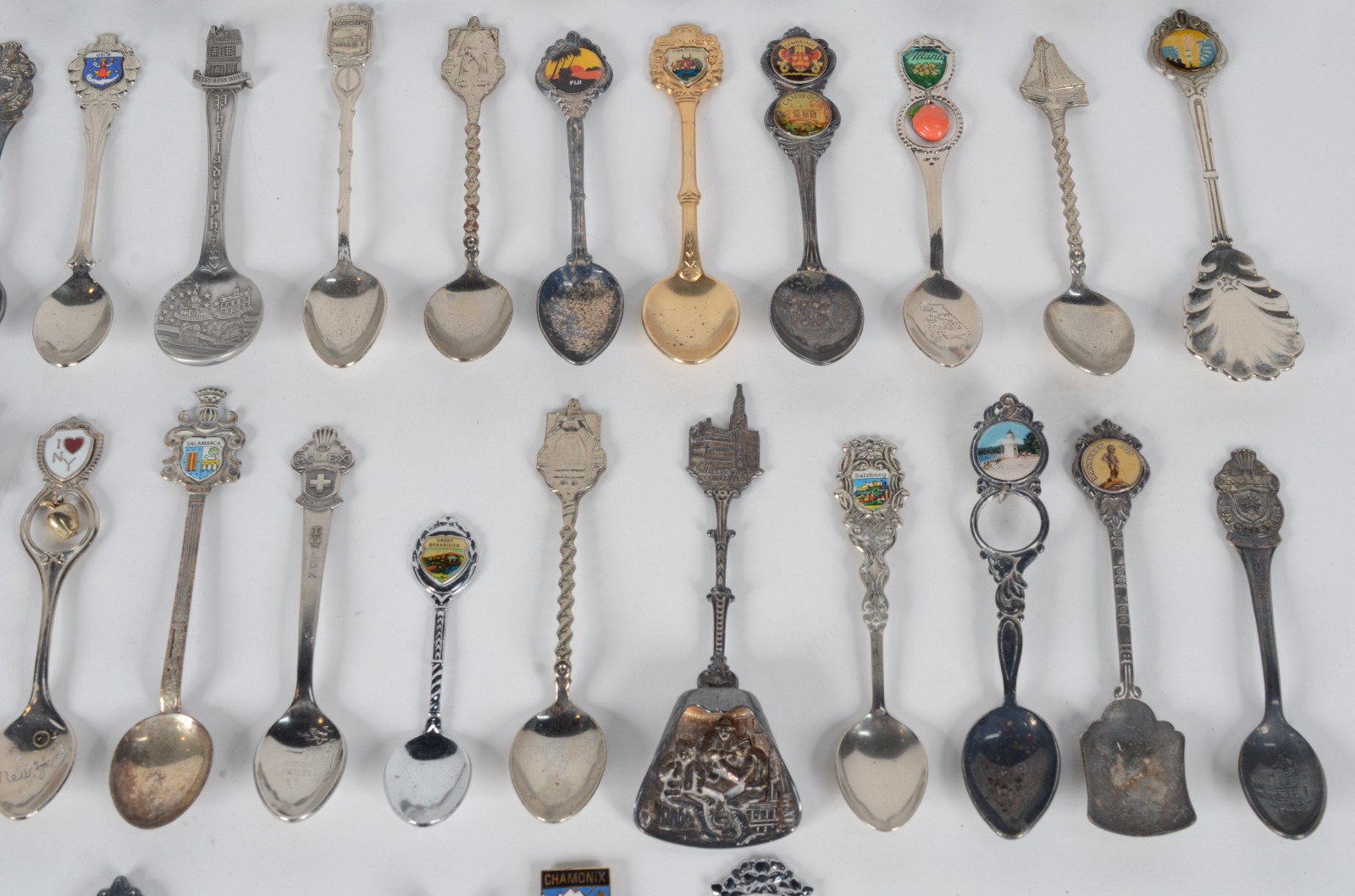 Conjunto com 58 de colheres de chá e café de metal, lembranças de... - foto 7 de 10