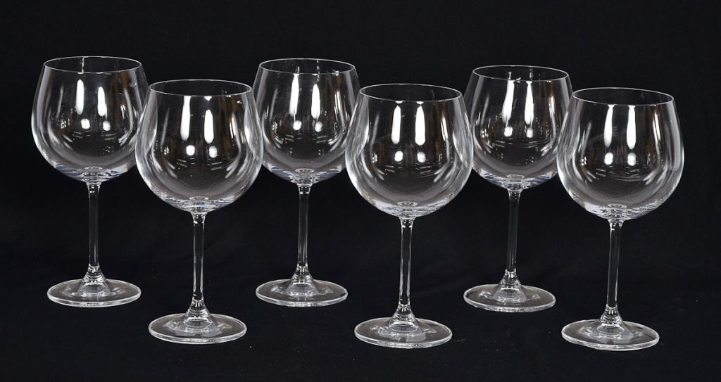 Seis cálices de cristal para vinho, feitio balloon.