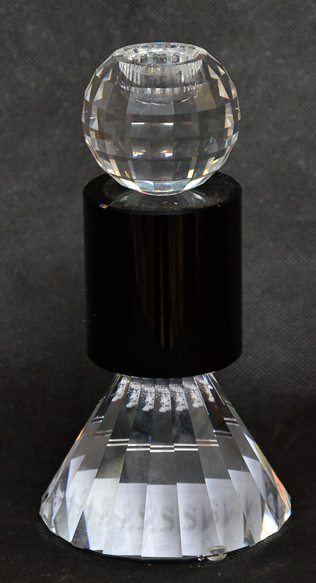 SWAROVSKI - Castiçal de cristal, assinado. Alt. 18 cm.