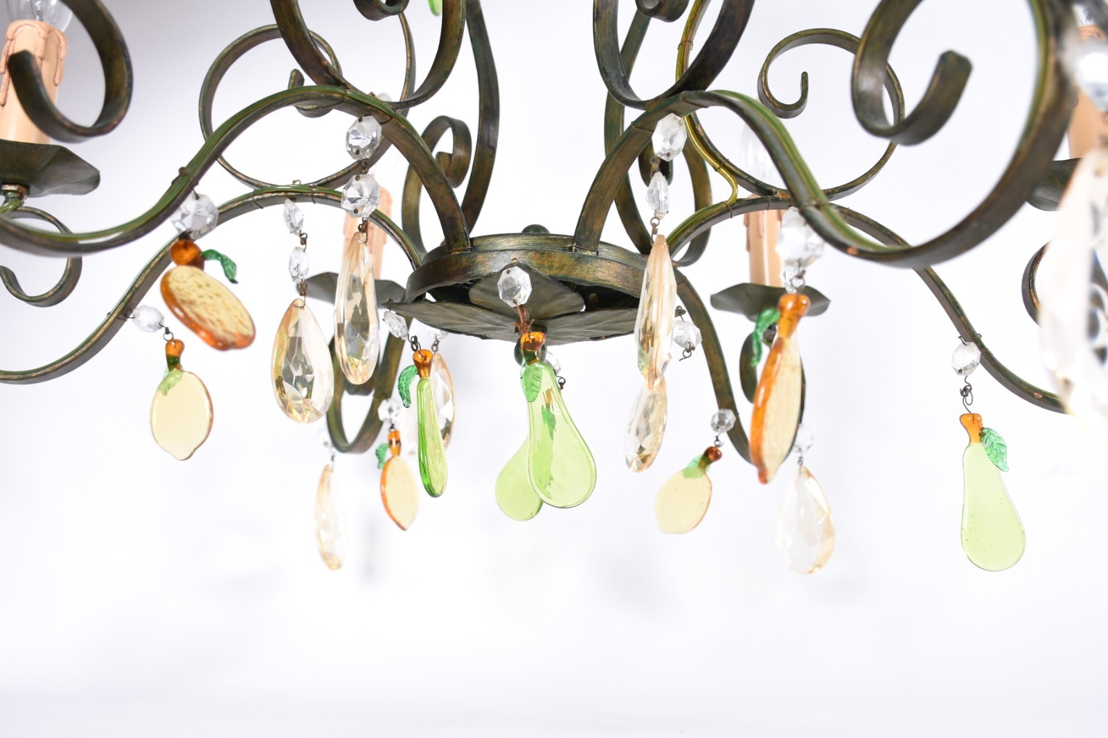 Lustre de metal para 6 luzes com pingentes de cristal facetado e... - foto 3 de 3