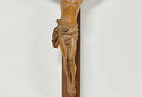 Crucifixo de madeira nobre com figura de Cristo... - Crucifixo de madeira nobre com figura de Cristo entalhada, alt. 80 cm.