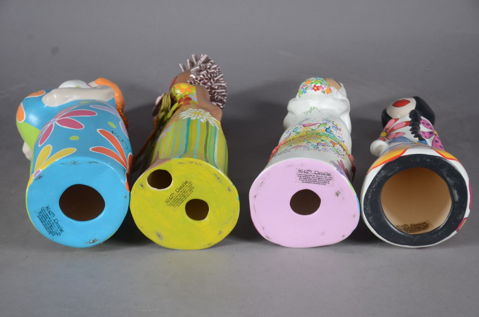 Arte Popular - Quatro bonecas de barro cozido policromadas. - foto 7 de 8