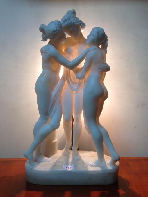 Escultura de alabastro representando "Três Graças". Altura 56... - foto 2 de 5